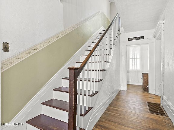 4th image of 505 Union St