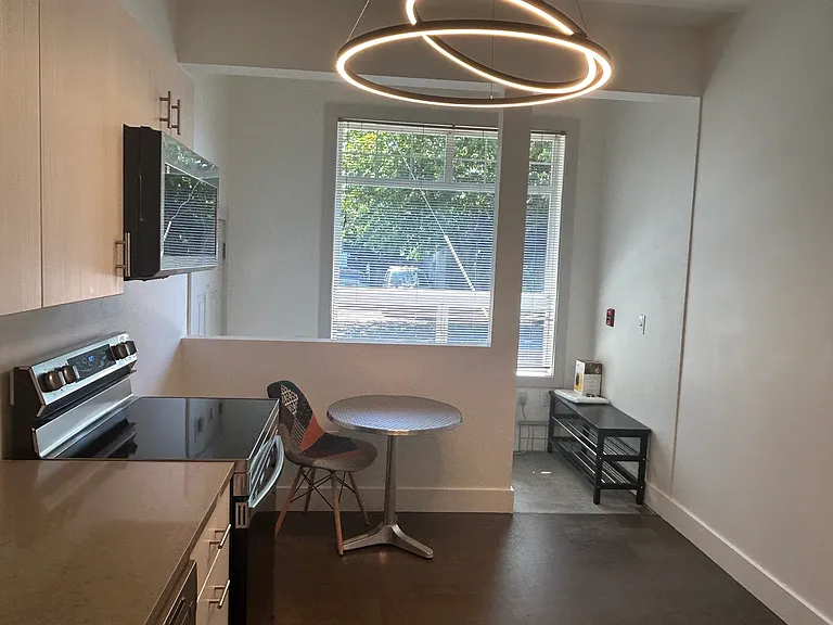 564 Valley St #564 — Photo 3