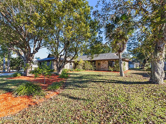 4th image of 2025 Willow Oak Dr