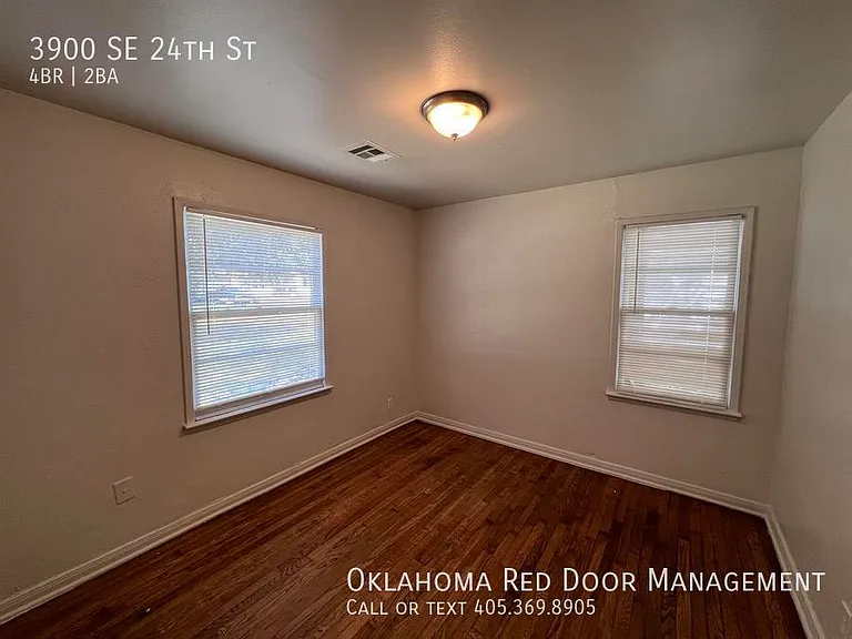 3900 SE 24th St — Photo 2