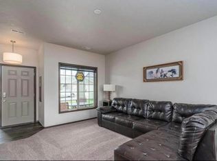 2417 E Meadowside Pl, Sioux Falls, SD 57108