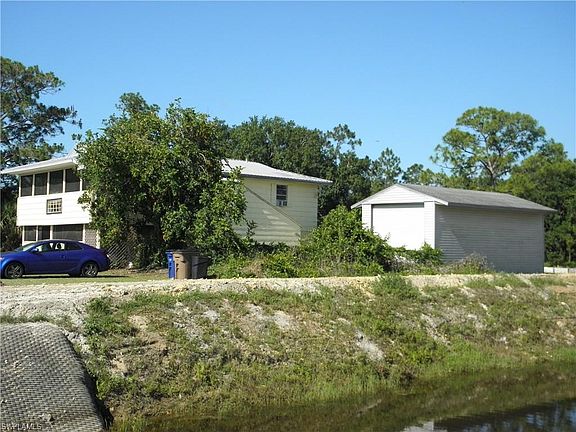3rd image of 325 Moore Ave