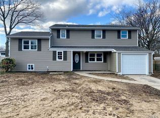 10 Majestic Rd, Selden, NY 11784