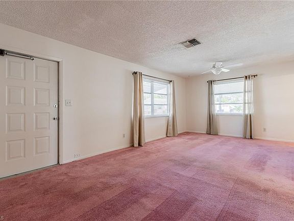 3rd image of 29 Desert Candle Cir