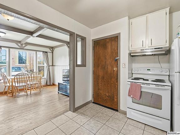 5th image of 1217 Bradley St