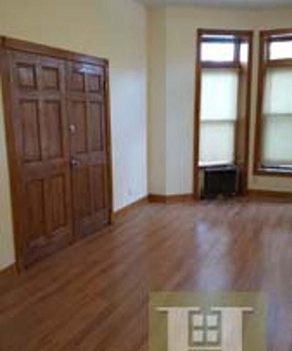 2nd image of 430 Macdonough St #2