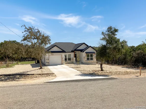 1229 Marlys, Canyon Lake, TX 78133