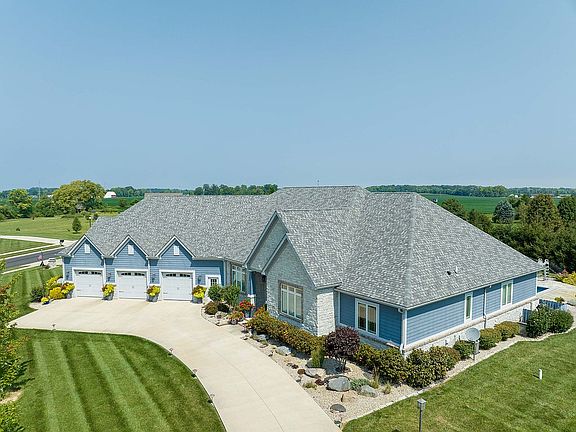 3rd image of 1502 E Osprey Dr