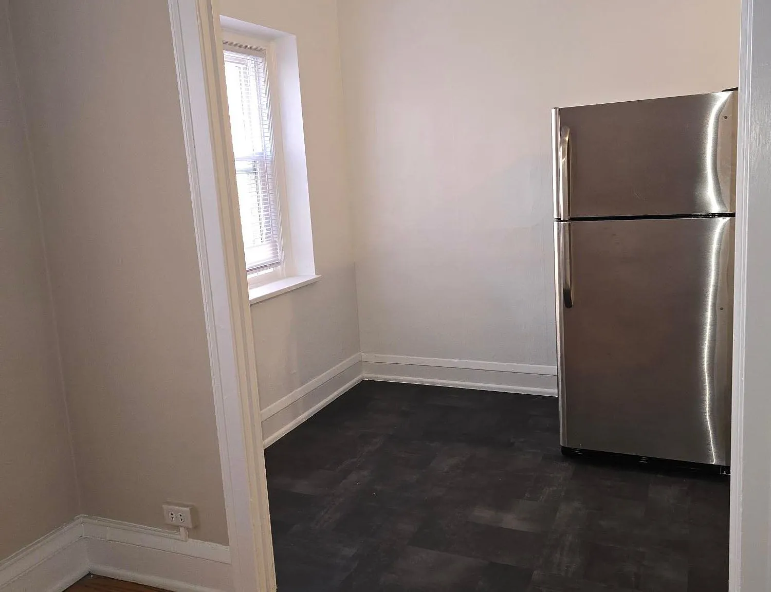 1 bed, 1.0 bath, 600 sqft, $995 — Photo 3