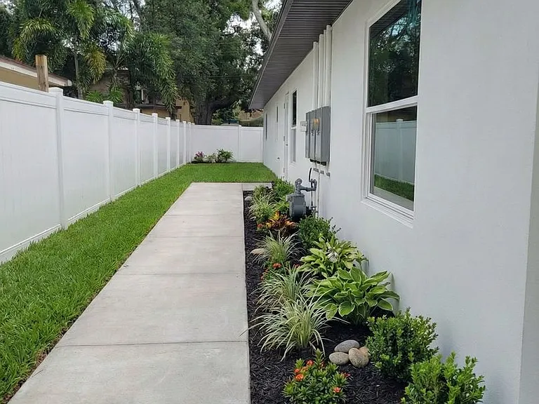 79 Patricia Ave — Photo 6
