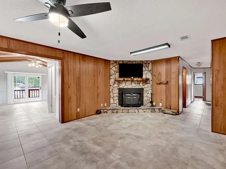 2490 E Burgess Rd — Photo 11
