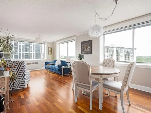 2479 Peachtree Rd NE APT 1114, Atlanta, GA 30305