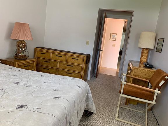 5th image of 418 Hawthorne Ct #1