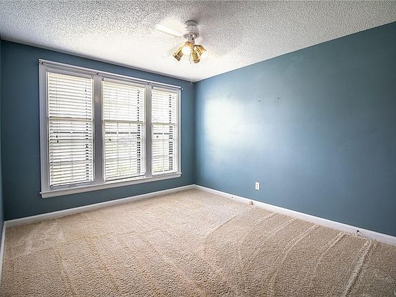 5th image of 22 Vernon Dr