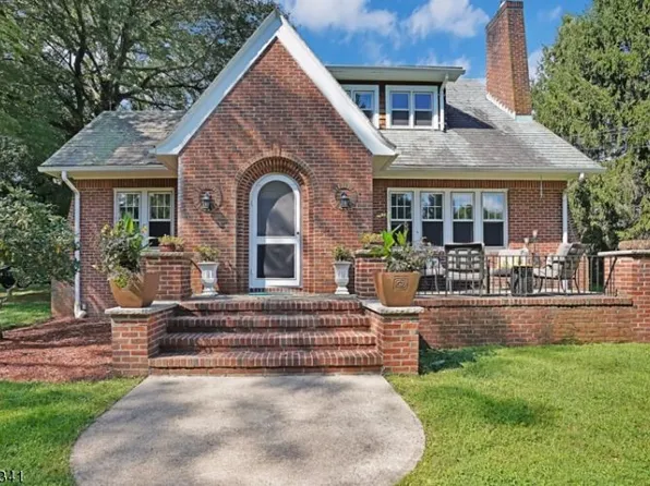 7 Riverview Ave, Gladstone, NJ 07934