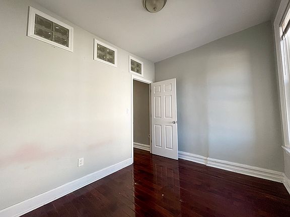 5th image of 45-07 Ditmars Blvd #2