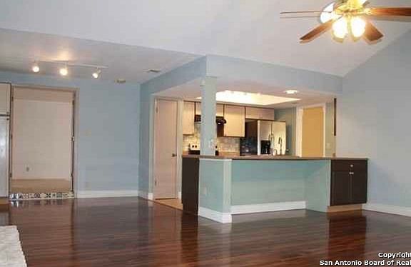 5th image of 2819 Bee Cave St