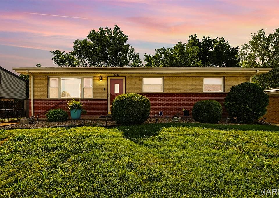 6908 Howdershell Rd, Hazelwood, MO 63042 | Zillow