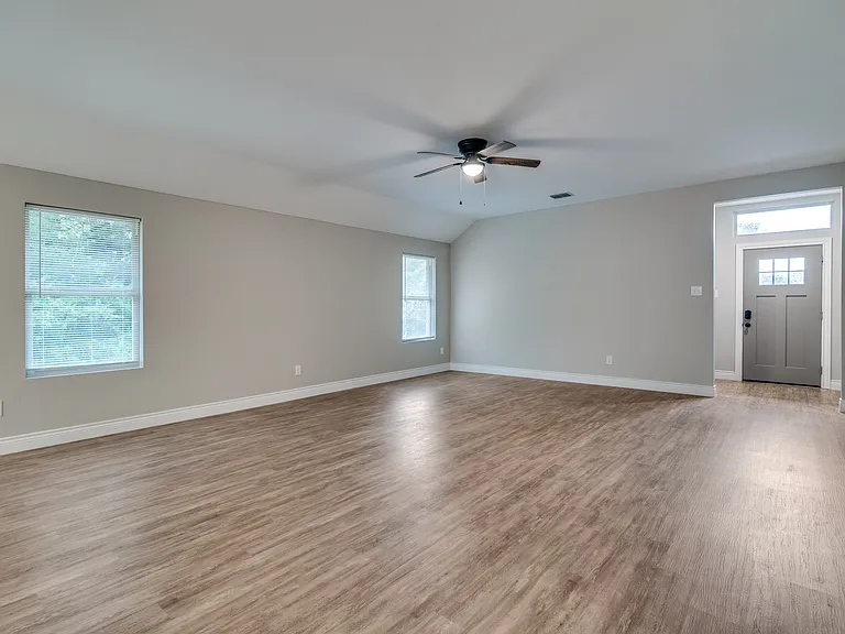 2734 Waters Edge — Photo 6