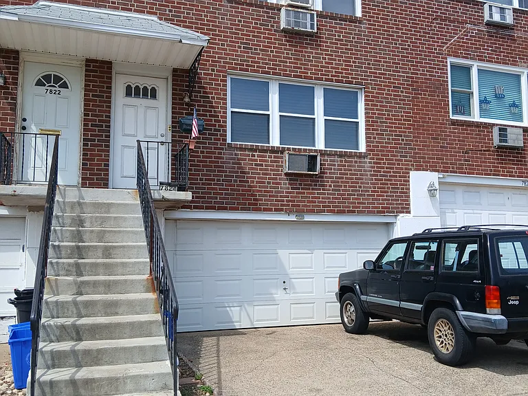 7824 Hasbrook Ave — Photo 1