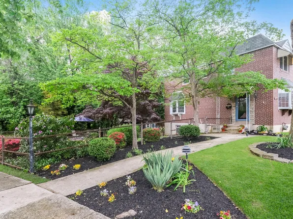 100 Lakeview Dr, Ridley Park, PA 19078