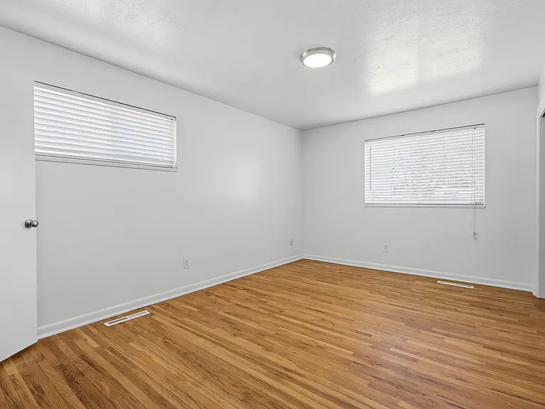 Main level third bedroom
