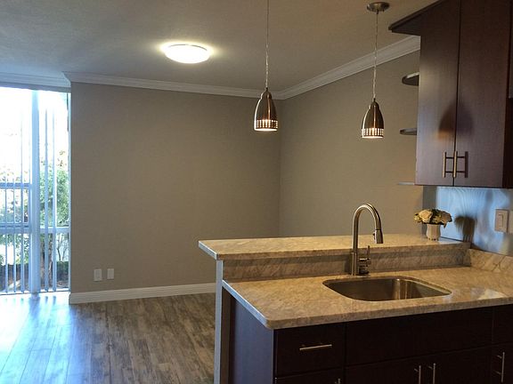 4th image of 500 El Camino Real APT 204