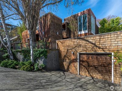 2312 W Crockett Street, Seattle, WA, 98199