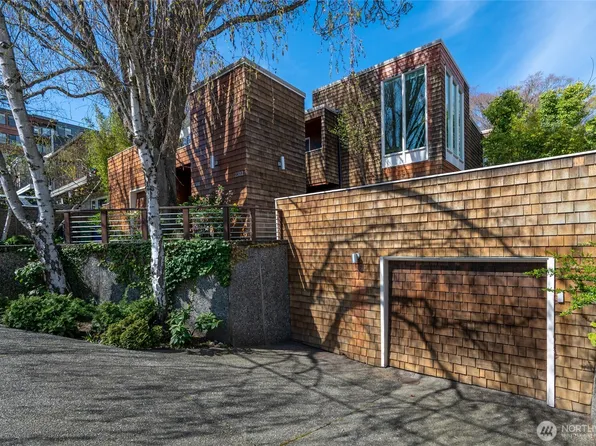 2312 W Crockett Street, Seattle, WA 98199