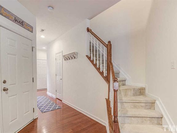 5th image of 302 Anterbury Dr