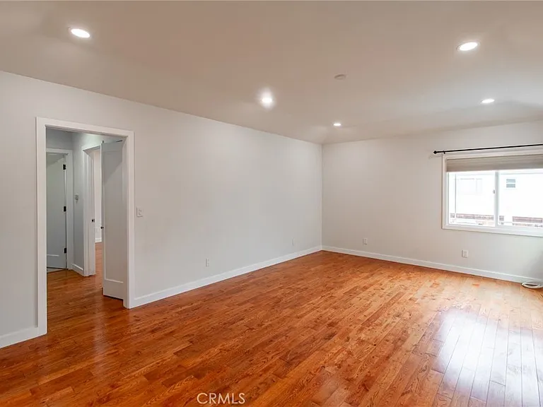 1418 Ellsmere Ave — Photo 5