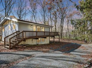 304 Forest Dr, Hawley, PA 18428