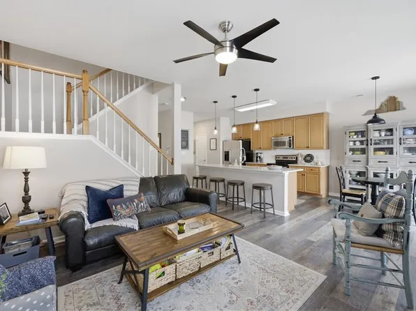 834 Devereaux Dr, Virginia Beach, VA 23462