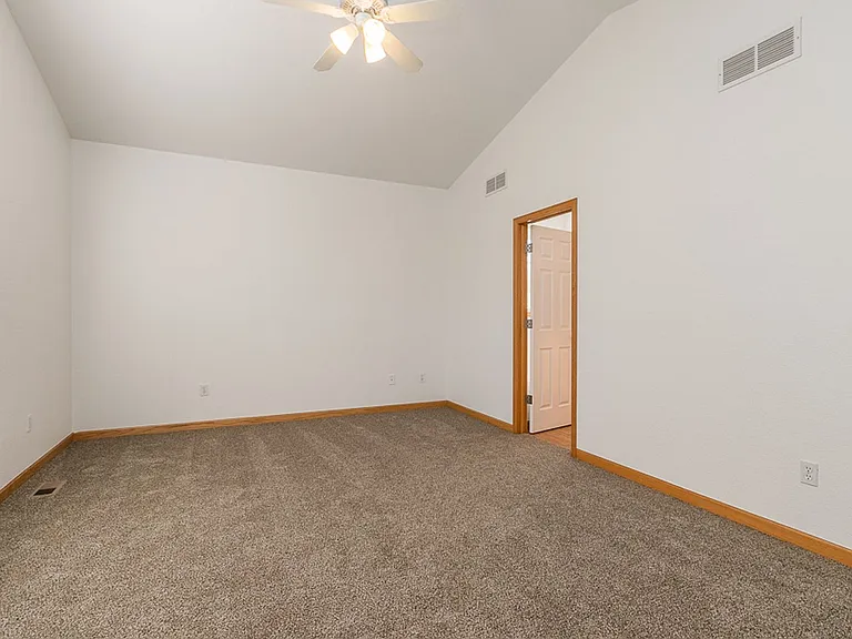 6708 Sage Ave — Photo 15