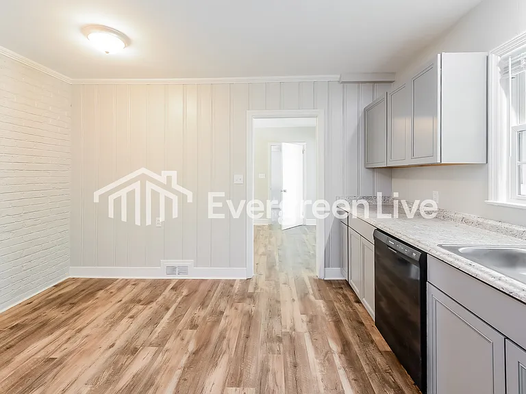 2832 Loch Dr — Photo 7