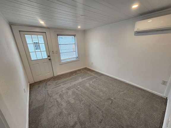 3rd image of 3133 Myrtle St #2