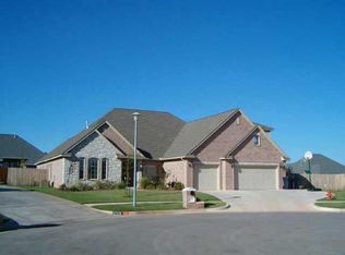 17116 N Holly Burn Cir, Edmond, OK 73012