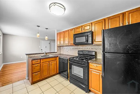 345-357 W Johnson St #W101 — Photo 1