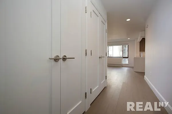 Rented by REAL New York | media 17