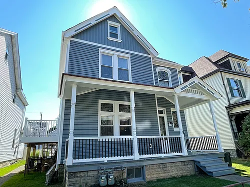 124 1st St #2 Photo 1