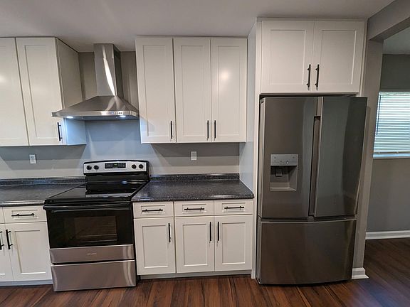 3rd image of 2327 Lawson Ave