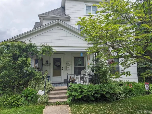 38 Bloomingdale Ave, Akron, NY 14001