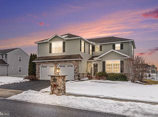 311 Sleepy Hollow Dr, Mechanicsburg, PA 17055