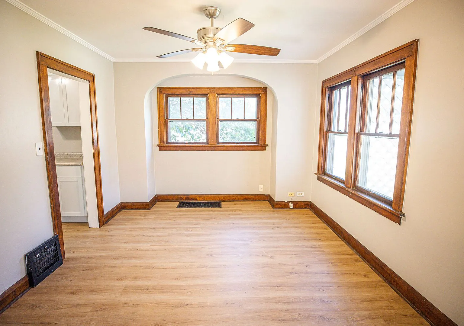 Beautifully Remodeled Three Bedroom Home Available For Rent! — Photo 3