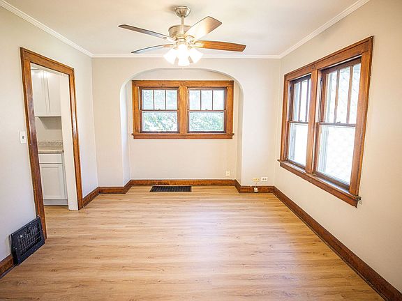 3rd image of 2529 Greenbriar Rd