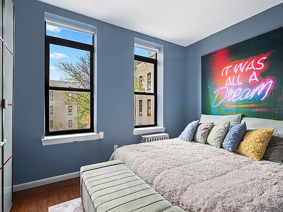 3rd image of 11 Saint Nicholas Ave