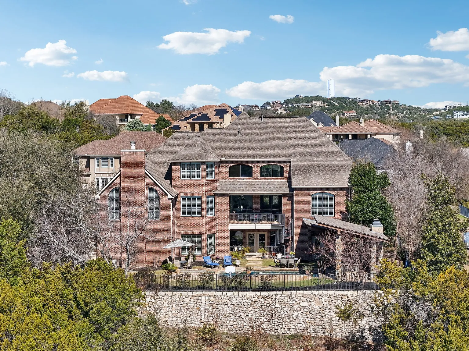 6 bed, 6850 sqft, $17,500 — Photo 1