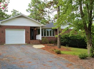 100 New Bedford Cir, Pinehurst, NC 28374