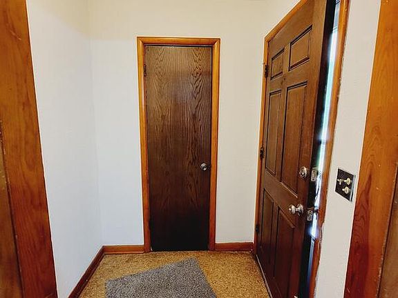3rd image of 3349 S Hiram Ave