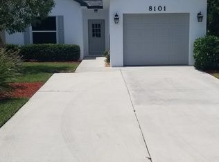 8101 SE Sugar Pines Way, Hobe Sound, FL 33455
